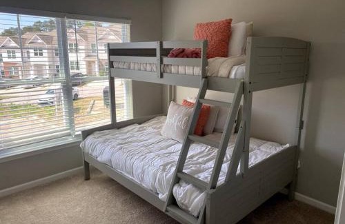 East Point Apartamento | Brand NEW HOME mins to airport