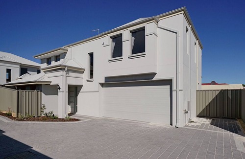 Bayswater Casa | Brand New Home on Perth Doorstep