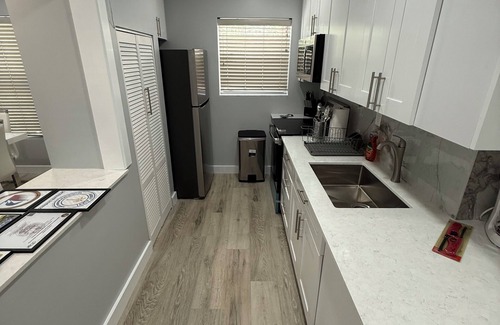 Central Fort Lauderdale Villa | Brand New Home w/Garden Near Beaches