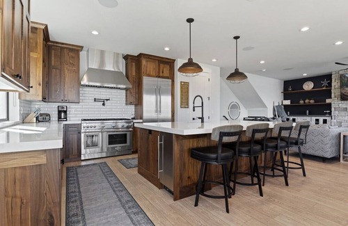 Ogden Casa | Brand New Home w/Lake Views and 5 bedrooms!