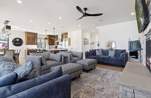Ogden Casa | Brand New Home w/Lake Views and 5 bedrooms!