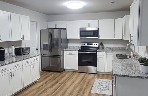 High Point Casa | Brand New House <5 min to HPU & Market