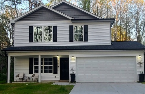 High Point Casa | Brand New House <5 min to HPU & Market