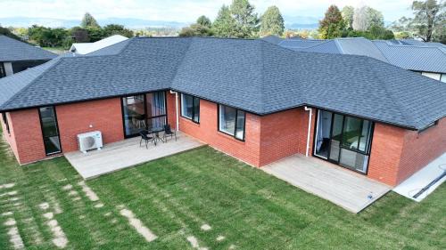 Pukehangi Casa | Brand New House with 5 bedroom and 3 full bathroom