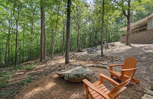Edgemont Casa | Brand New Lake Front Experience! The Time Traveler, Your New Happy Place