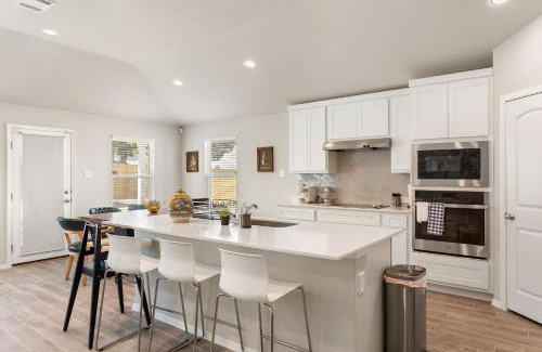Highland Lake Estates Casa | Brand New Lake Travis by Barcle