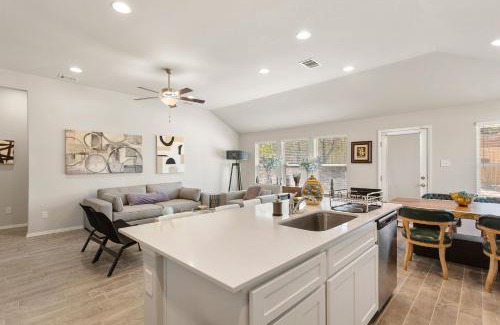 Highland Lake Estates Casa | Brand New Lake Travis by Barcle