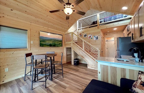 Hiawassee Cabaña | Brand New! Lakeview Tiny Home in Downtown Hiawassee