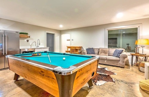 Berry Hill Casa | Brand New Large Luxury Home w Hot tub & Game Room!
