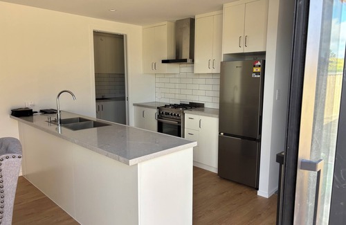 Christchurch Apartamento | Brand New Large Modern House in Christchurch close to all amenities