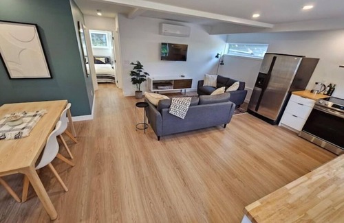 Okanagan-Similkameen Casa | Brand new, licensed suite at KVR trailhead