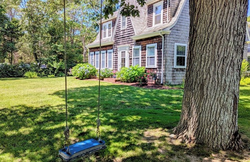 Silver Beach Casa | BRAND NEW LISTING! 5BD Home--A/C, Sunroom, Patio, Access to Association Beach