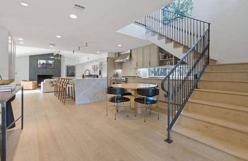 Barton Heights Casa | Brand New Listing for SXSW Week!!! Short Walk to Lake, Downtown and Zilker Park!
