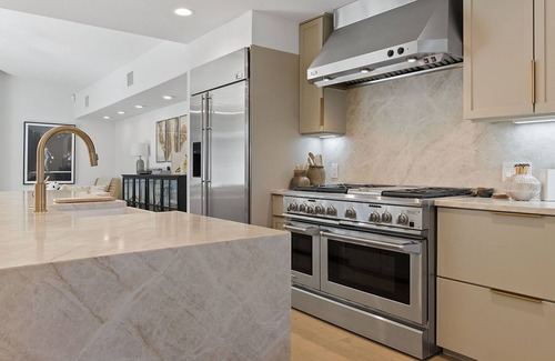 Barton Heights Casa | Brand New Listing for SXSW Week!!! Short Walk to Lake, Downtown and Zilker Park!