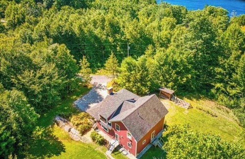 Newbury Casa | Brand new listing! Gorgeous 3-bedroom, 2 1/2 bath ski house in charming Newbury!