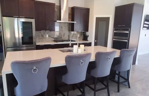 Victorville Casa | BRAND NEW LISTING! LUXURY MODERN HOME! GOLF COURSE VIEW!