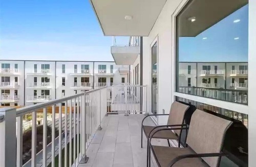 Bywater Condominio | BRAND NEW LISTING The Green Suite-w/garage parking & near French Qtr