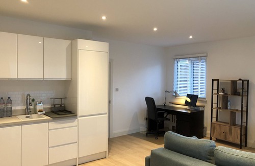 Addiscombe Casa | Brand New Loft 5 minutes to East Croydon Station