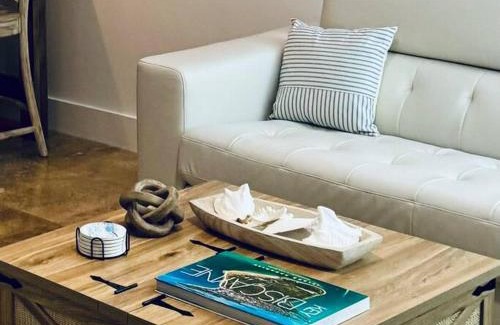 Key Biscayne Apartamento | BRAND NEW! Lovely 1 Bedroom with Pool by the Beach