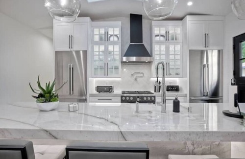 College West Casa | Brand New Luxurious 5-Bedroom House