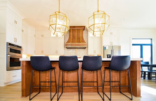 Lake Norman of Catawba Casa | Brand New Luxurious Modern Farmhouse with Pool and Hot Tub - Beauitful Views!