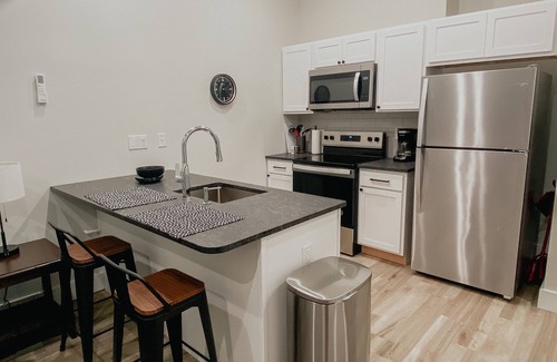 Dodge City Apartamento | Brand NEW Luxurious Downtown loft! The Atlas!