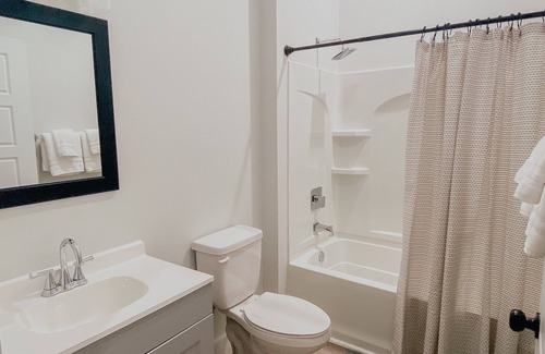 Dodge City Apartamento | Brand NEW Luxurious Downtown loft! The Atlas!