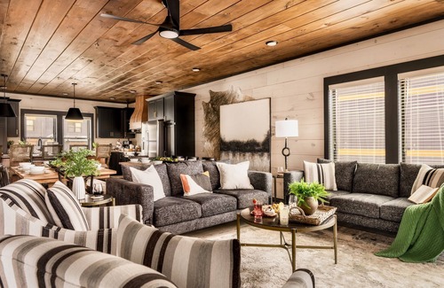 Sevierville Cabina | Brand New Luxury Cabin | Water Park, Pool, Theater, Arcade & Hot Tub - $500 OFF!