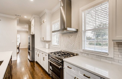Old East Dallas Casa | BRAND NEW LUXURY CUSTOM HOME IN DOWNTOWN/UPTOWN