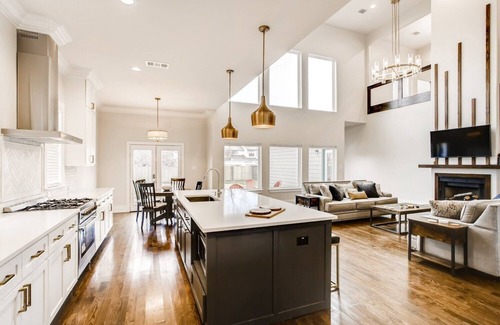 Old East Dallas Casa | BRAND NEW LUXURY CUSTOM HOME IN DOWNTOWN/UPTOWN