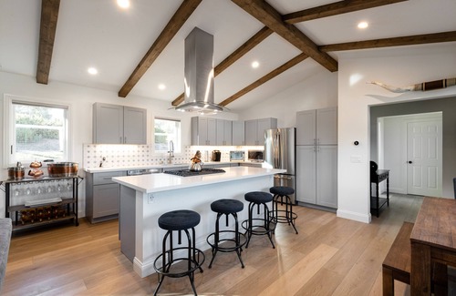 Santa Ynez Cabaña | BRAND NEW Luxury Home (2bd/2.5ba) - Private Hottub