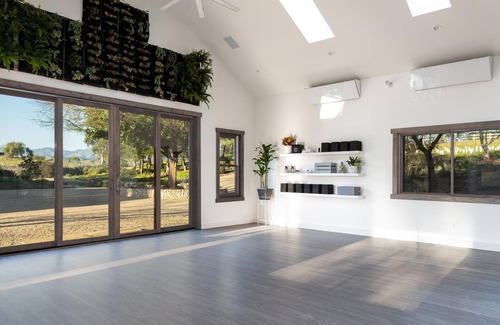 Santa Ynez Cabaña | BRAND NEW Luxury Home (2bd/2.5ba) - Private Hottub