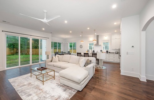 Enderly Park Casa | Brand New Luxury Home 4BR/3BA Minutes to Uptown