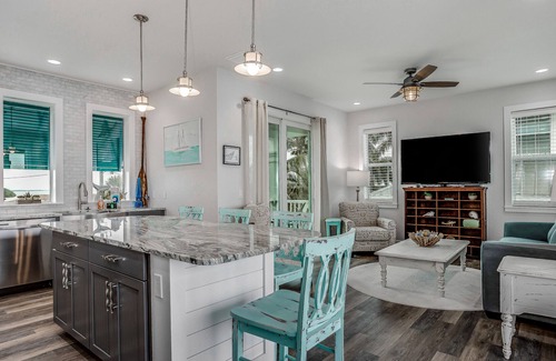 Matlacha Casa | Brand-New Luxury Home - Private Heated Pool, Waterfront, Private Dock, Fast WiFi