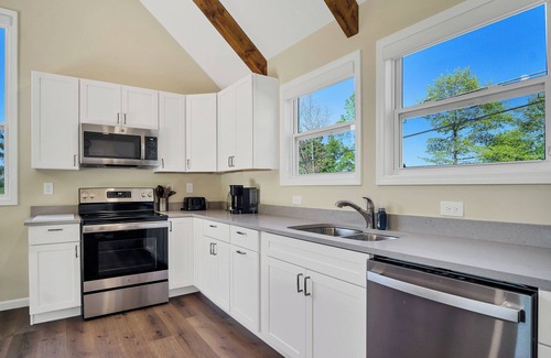Townsend Casa | Brand new luxury home with a magnificent view , and luxurious hot-tub