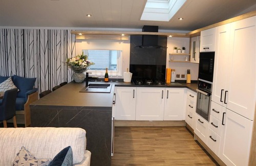 Tattershall Casa | Brand-new Luxury Lodge with Hot Tub (no pets) - 3 bedrooms - 2 bathrooms