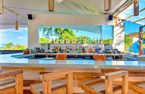 Red Hook Apartamento | Brand New Luxury Private Pool Villa Quartz - 5 mins walk to #Sapphire Beach