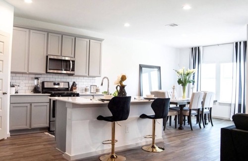 Missouri City Casa | Brand New Luxury Smart Model Home 25 min to Galleria