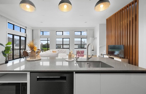 Devonport Casa | Brand New Luxury Waterfront Home Devonport with BBQ & Nespresso