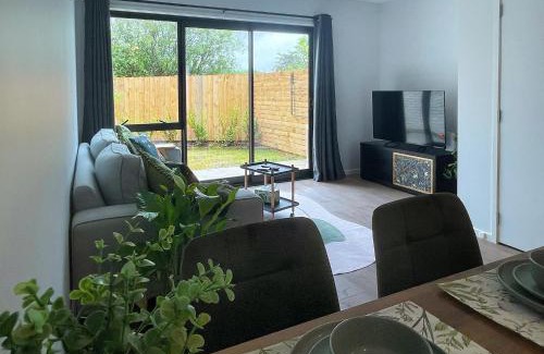 Henderson Apartamento | Brand New Modern 2BR Townhouse
