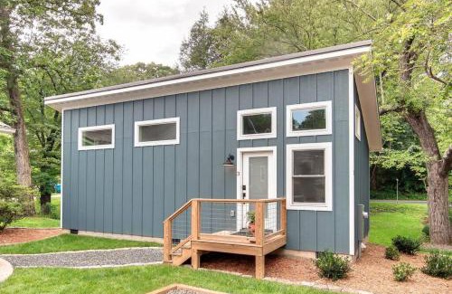 Oakley Casa | Brand New Modern Asheville Escape