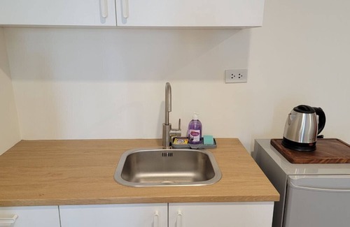 Las Pinas Apartamento | Brand New Modern Las Pinas Alabang Unit