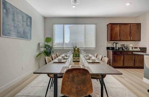 Spring Valley Casa | Brand New Modern & Luxe 5BR House Minutes to Strip