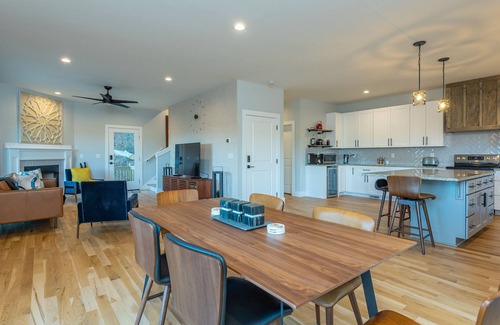 Weaverville Casa | Brand New! Modern Mountain Retreat w/ Stunning Views