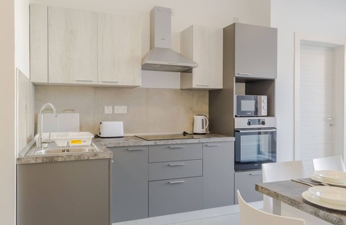 Qawra Apartamento | Brand new Modern and Bright Apartment C1