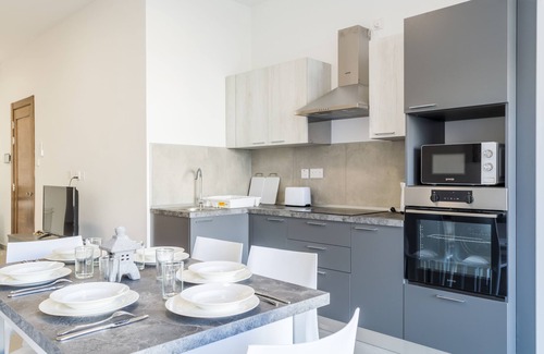Qawra Apartamento | Brand new Modern and Bright Apartment C1