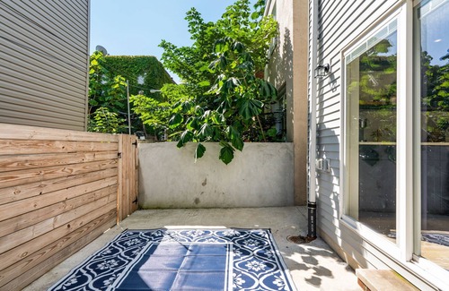 Point Breeze Casa | BRAND NEW Modern Philly Dream Home - Near Hospitals, Shopping, Transit -Room #3