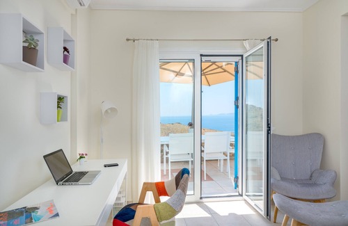 Kontos Villa | Villa moderna a estrenar con impresionantes vistas al mar