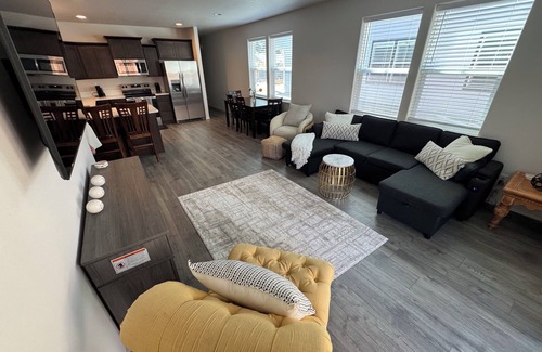 Thurston Condominio | Brand New never lived in 3-bedroom Duplex in enjoyable Springfield with AC