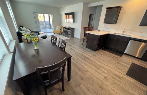 Thurston Condominio | Brand New never lived in 3-bedroom Duplex in enjoyable Springfield with AC